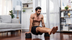 Uomini che fanno HIIT per aumentare il testosterone